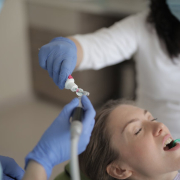 Этап Реминерализация зубов в Семейной стоматологии