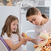 Этап Герметизация фиссур у детей в Семейной стоматологии